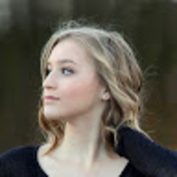 Meet your Posher, Sarah - Picture 1 of 1